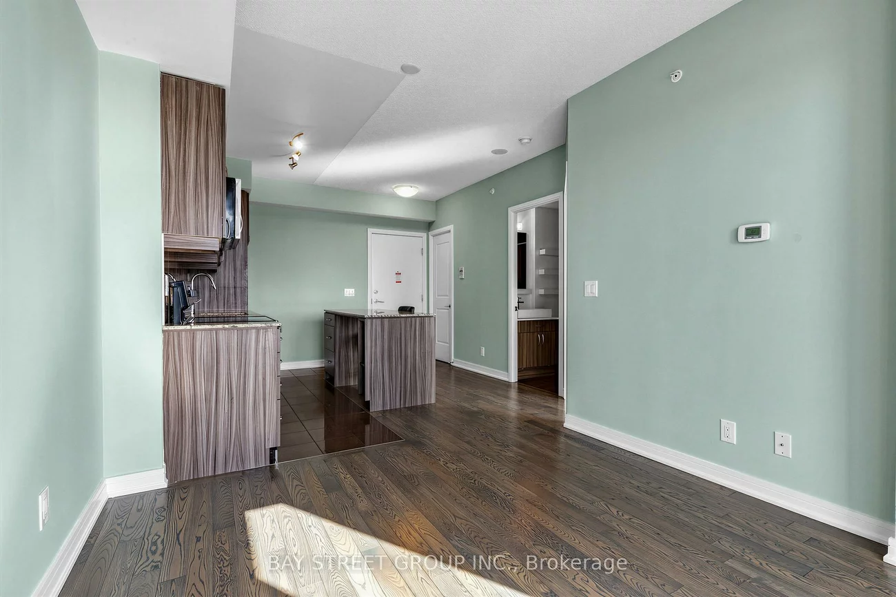 9201, Yonge, Langstaff, Richmond Hill