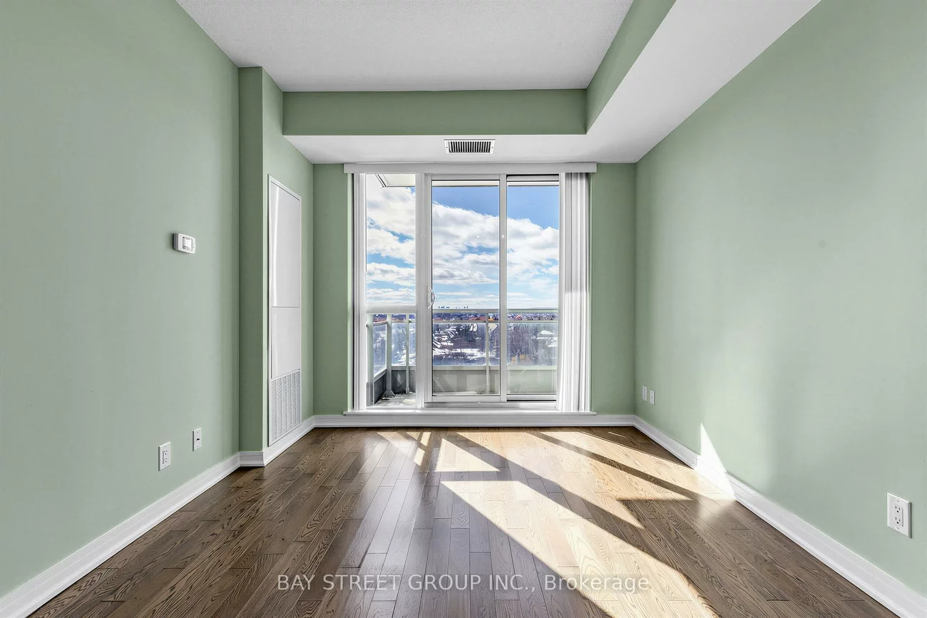 9201, Yonge, Langstaff, Richmond Hill