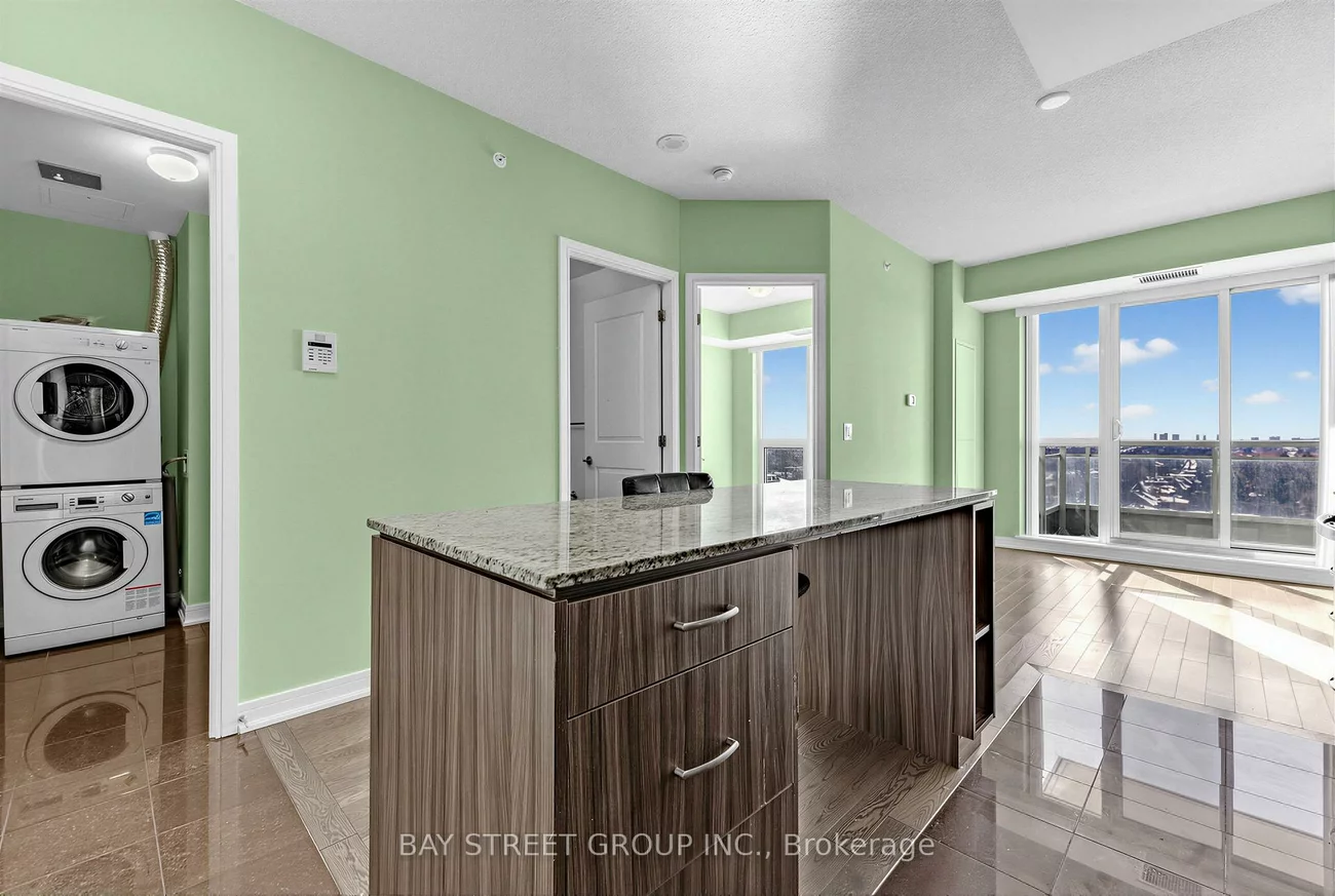 9201, Yonge, Langstaff, Richmond Hill