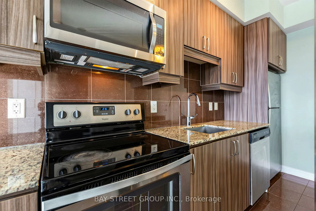 9201, Yonge, Langstaff, Richmond Hill