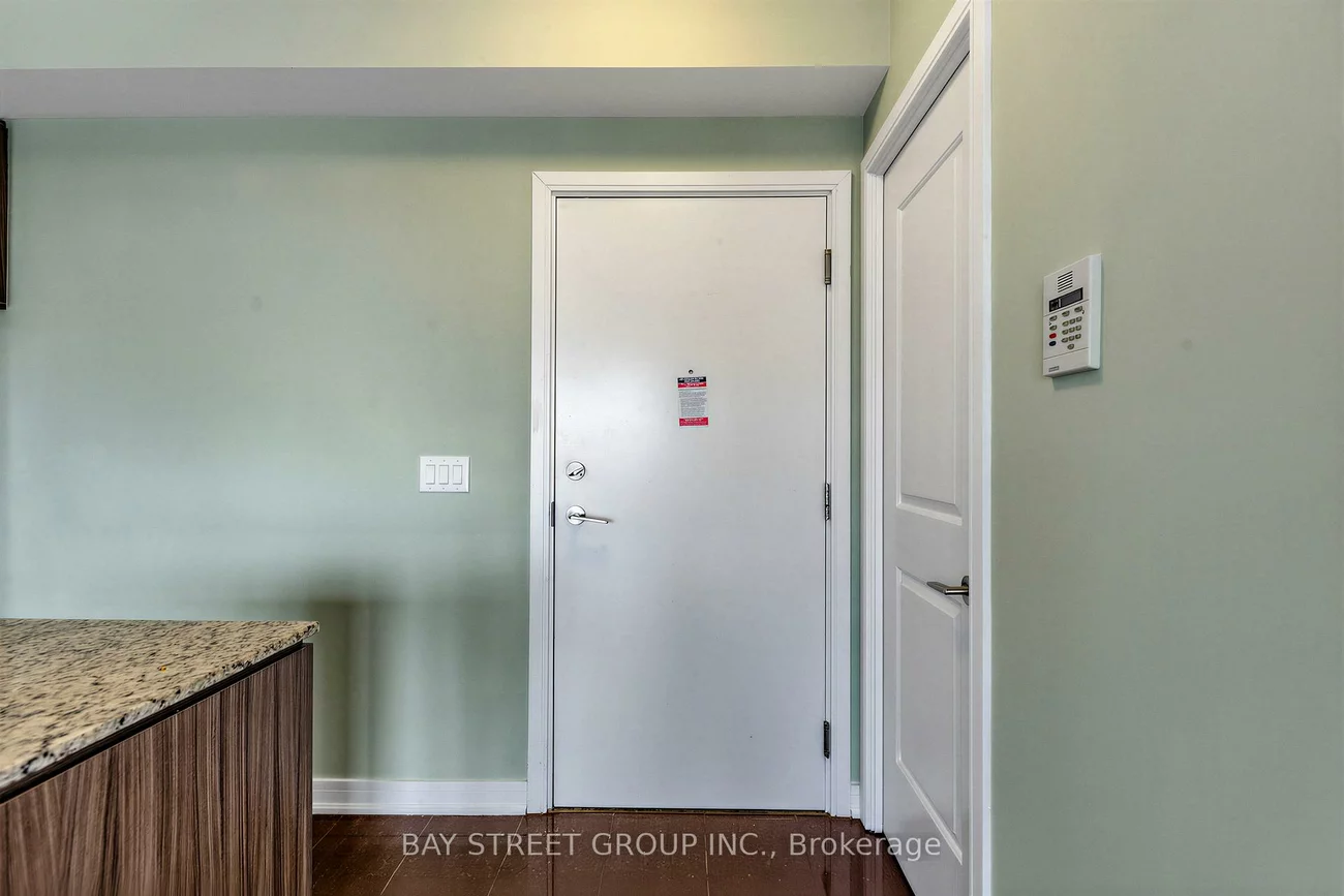 9201, Yonge, Langstaff, Richmond Hill