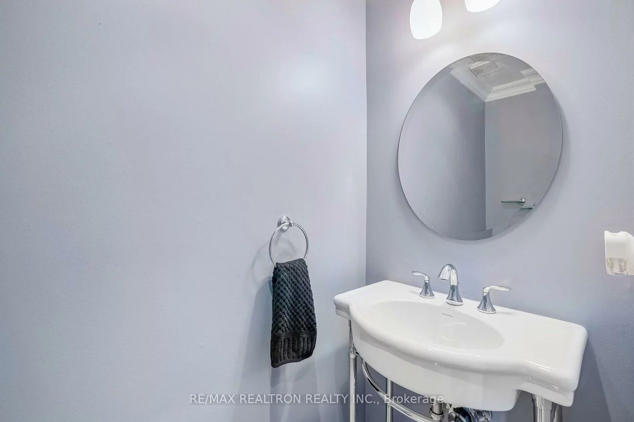 8909, BATHURST, South Richvale, Richmond Hill