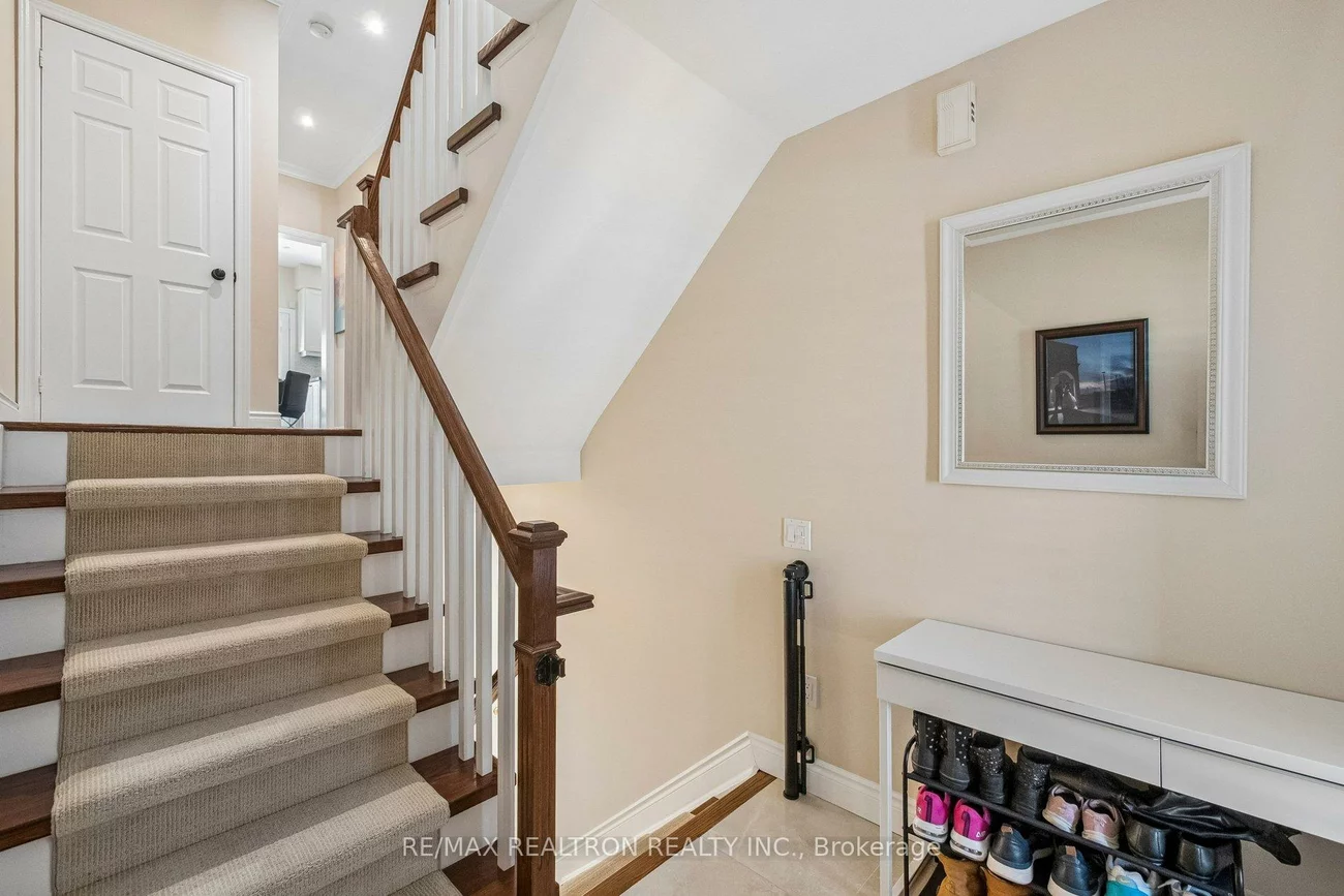 8909, BATHURST, South Richvale, Richmond Hill