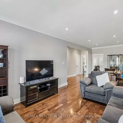 8909, BATHURST, South Richvale, Richmond Hill