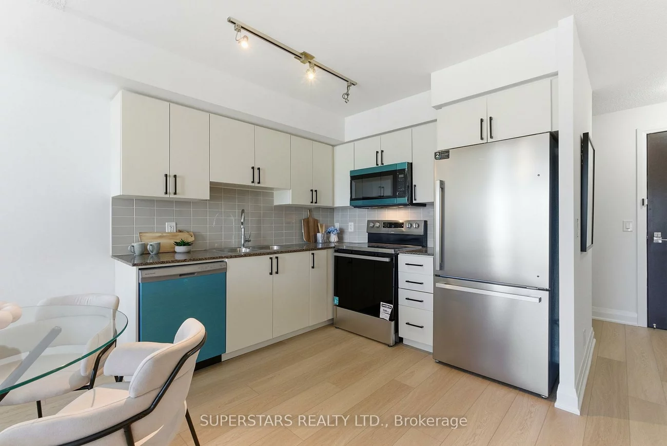 372, Highway 7 E, Doncrest, Richmond Hill