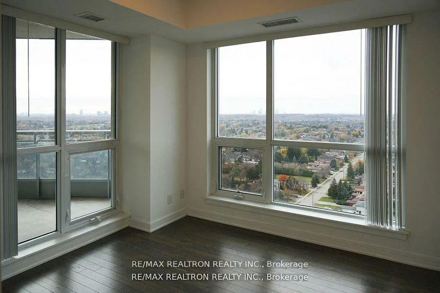 9201, Yonge, Langstaff, Richmond Hill