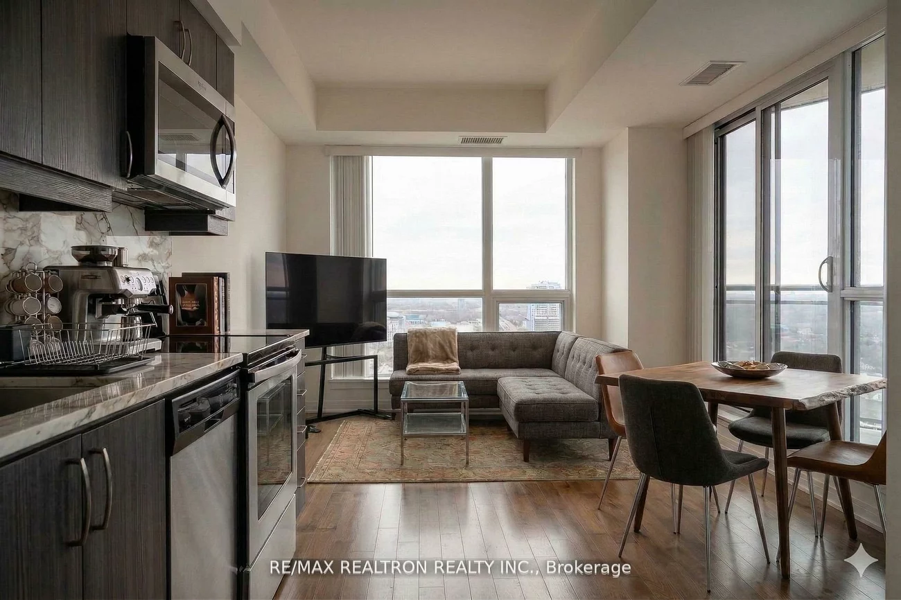 9201, Yonge, Langstaff, Richmond Hill