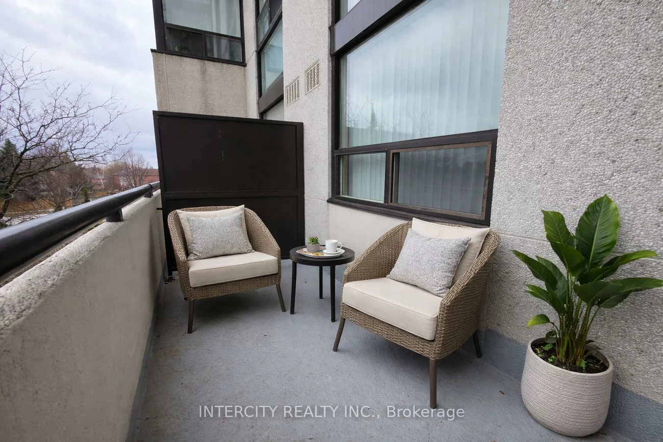 40, Harding, North Richvale, Richmond Hill