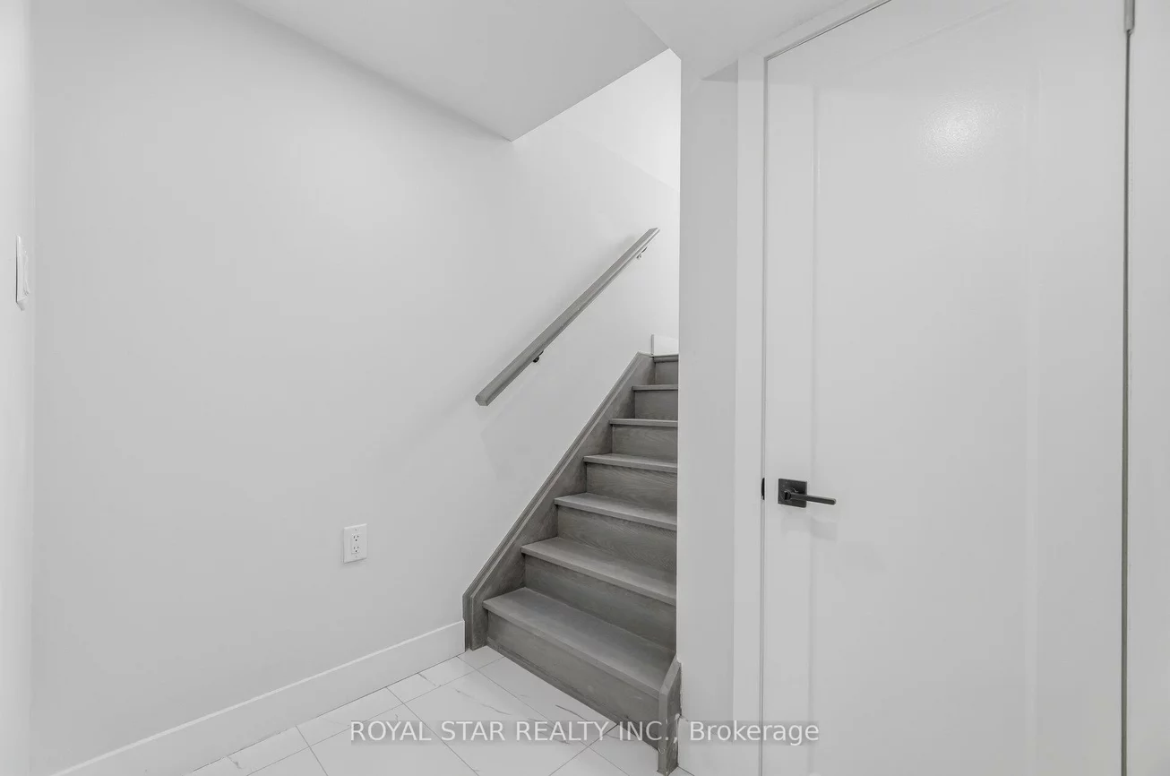 11, Plaisance, North Richvale, Richmond Hill