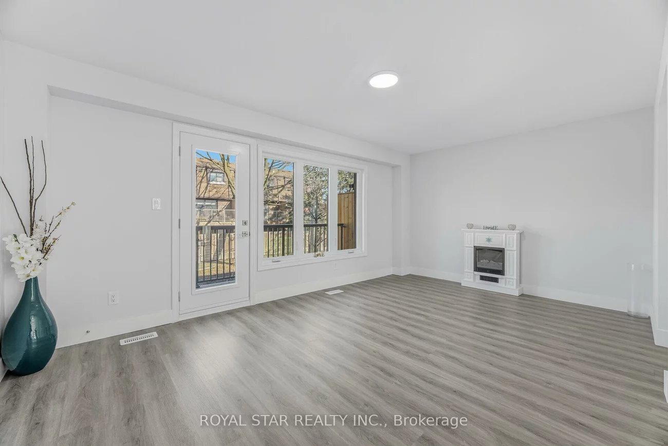 11, Plaisance, North Richvale, Richmond Hill