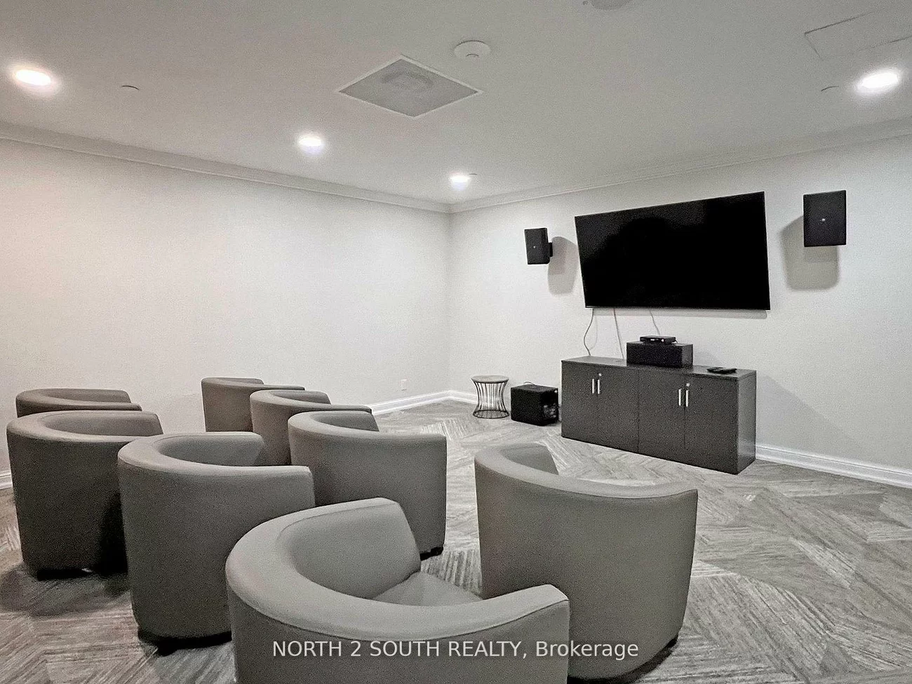 32, Clarissa, Harding, Richmond Hill