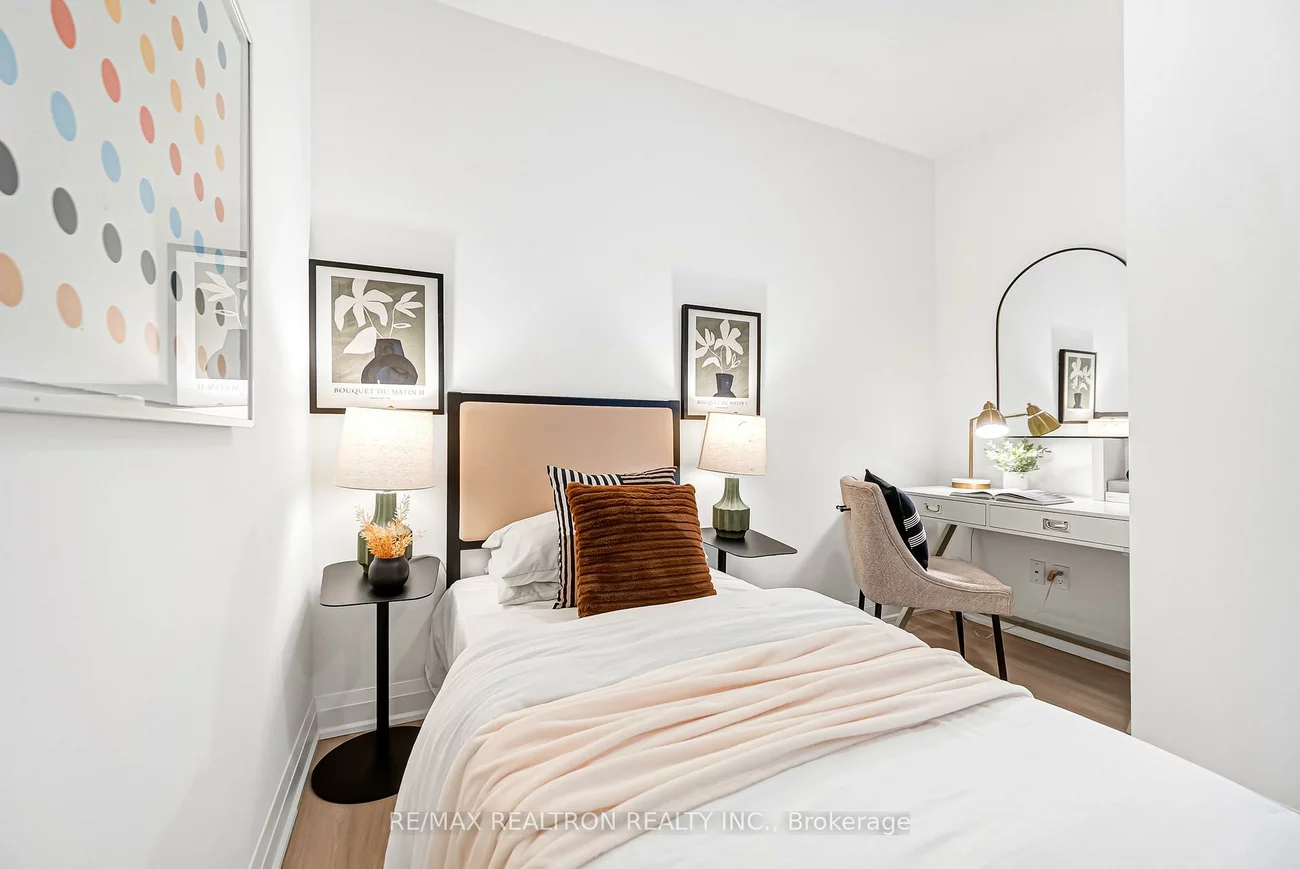 398, Hwy 7, Doncrest, Richmond Hill