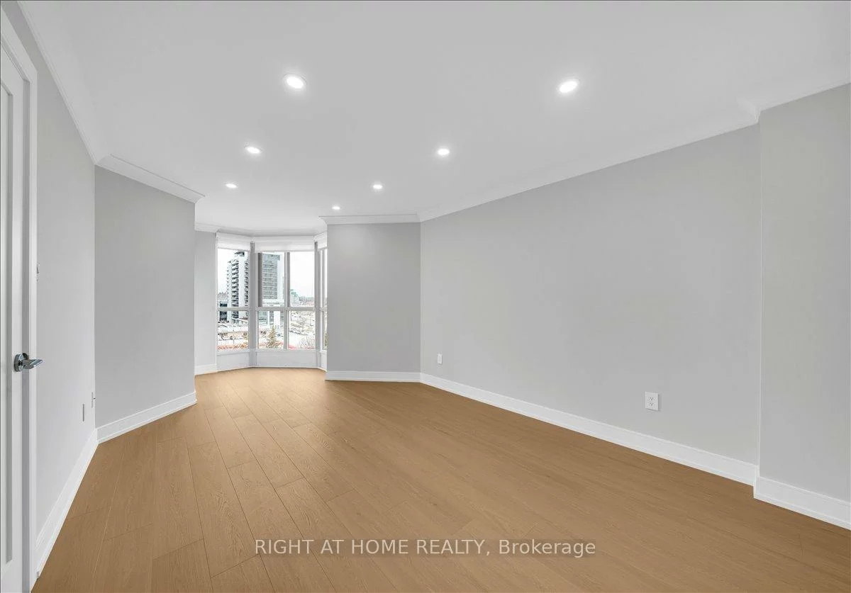 5, Weldrick, North Richvale, Richmond Hill