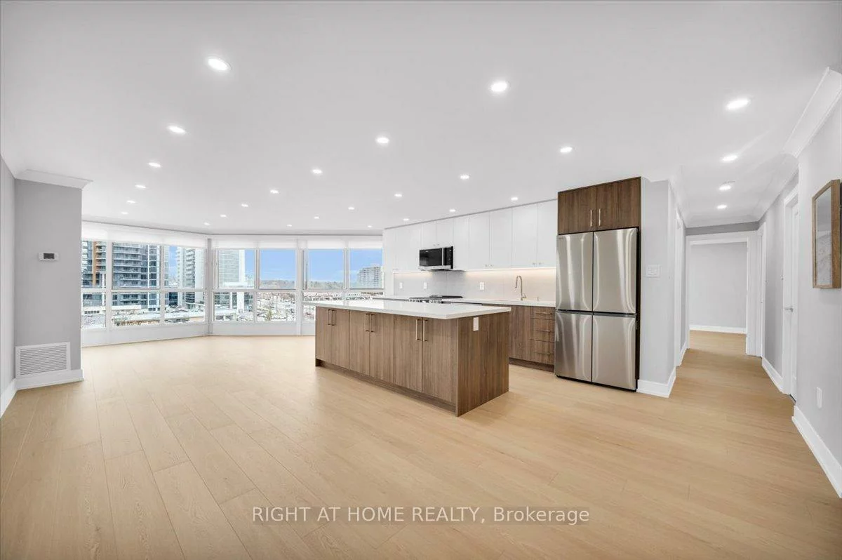 5, Weldrick, North Richvale, Richmond Hill