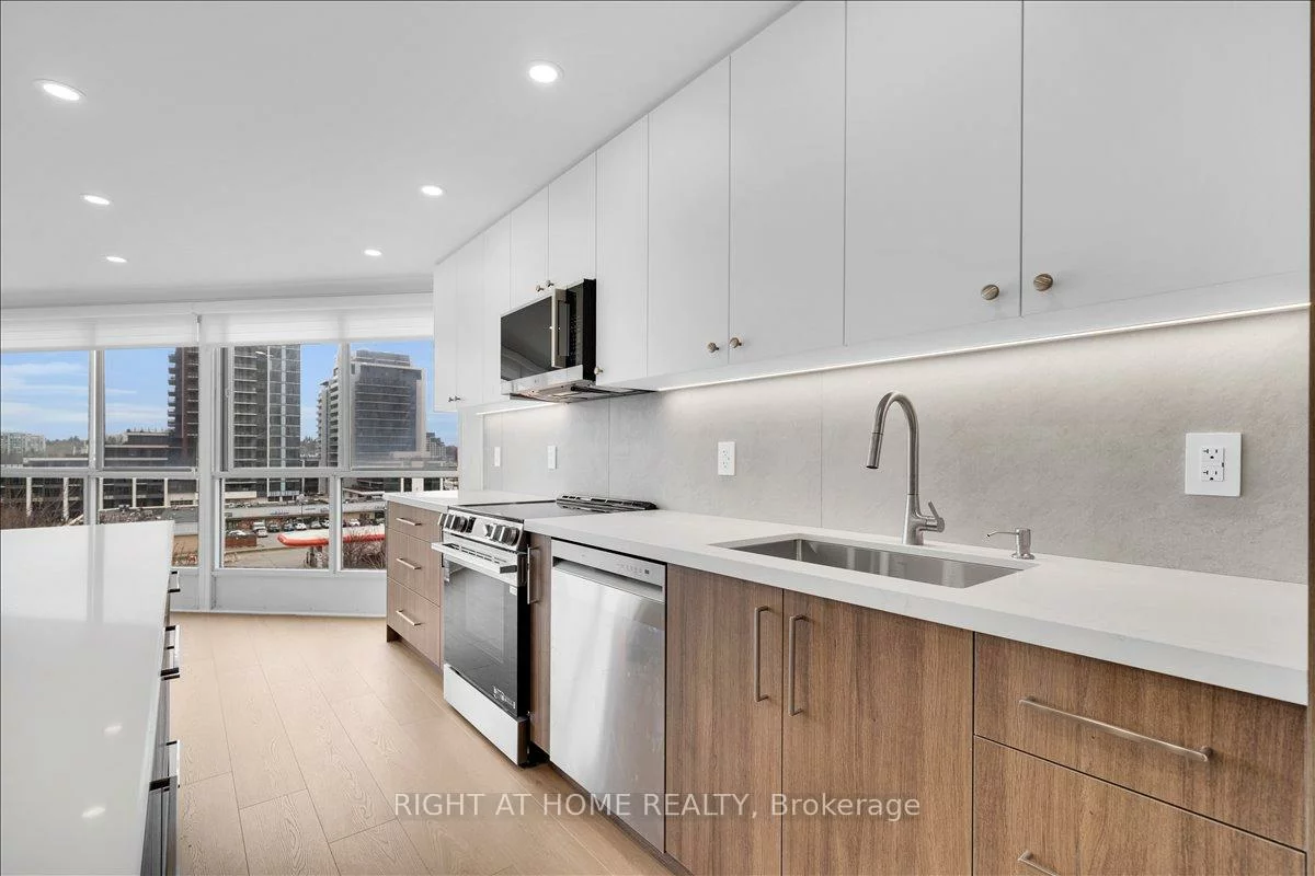 5, Weldrick, North Richvale, Richmond Hill