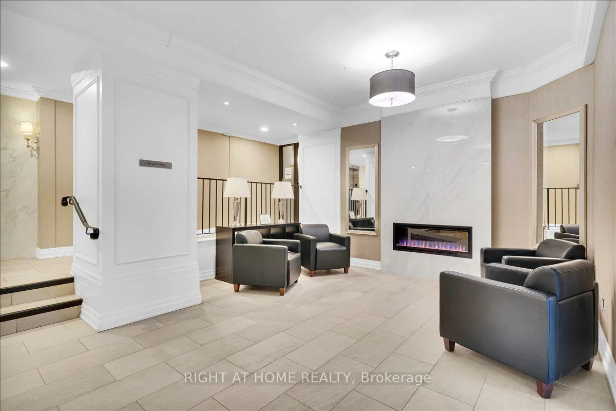 5, Weldrick, North Richvale, Richmond Hill