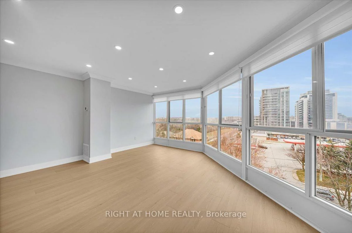 5, Weldrick, North Richvale, Richmond Hill