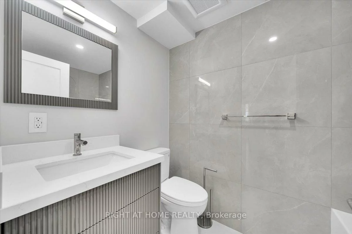 5, Weldrick, North Richvale, Richmond Hill