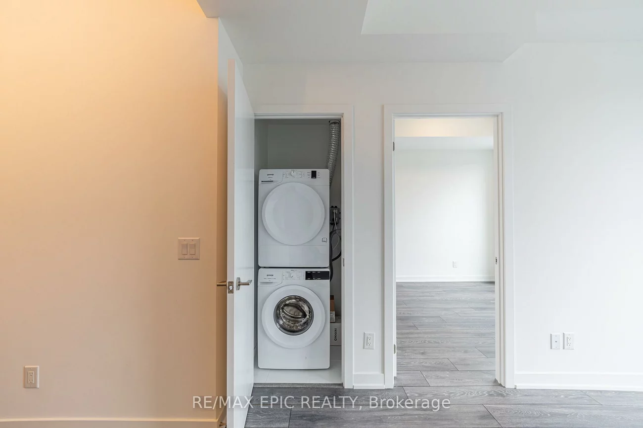 8888, Yonge, South Richvale, Richmond Hill