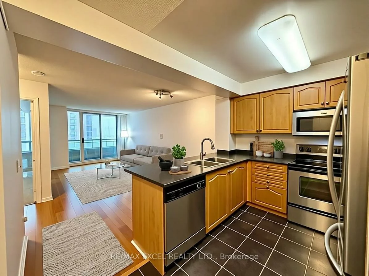 350, Red Maple, Langstaff, Richmond Hill