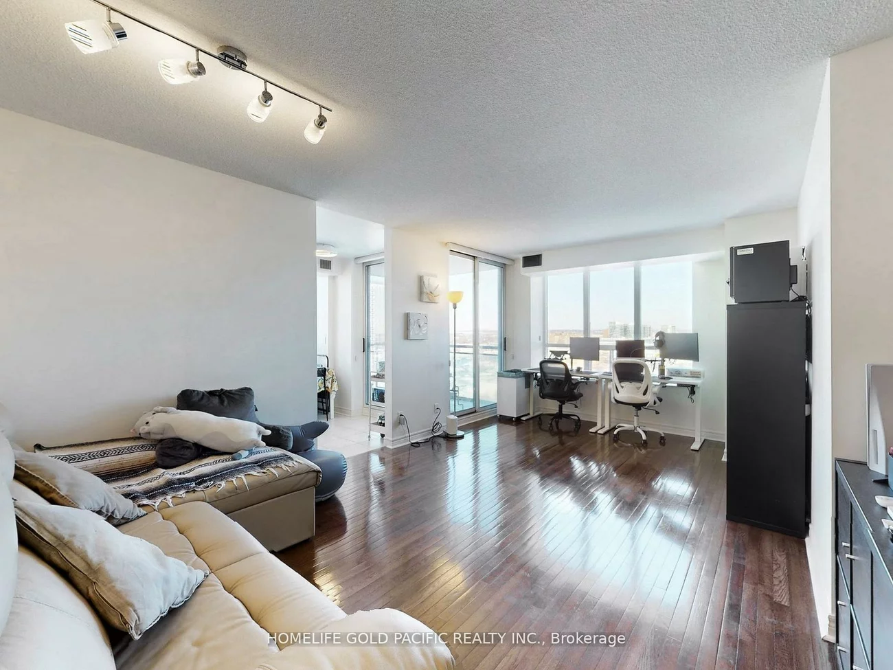 350, Red Maple, Langstaff, Richmond Hill