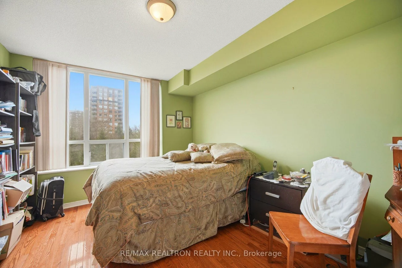 330, Red Maple, Langstaff, Richmond Hill