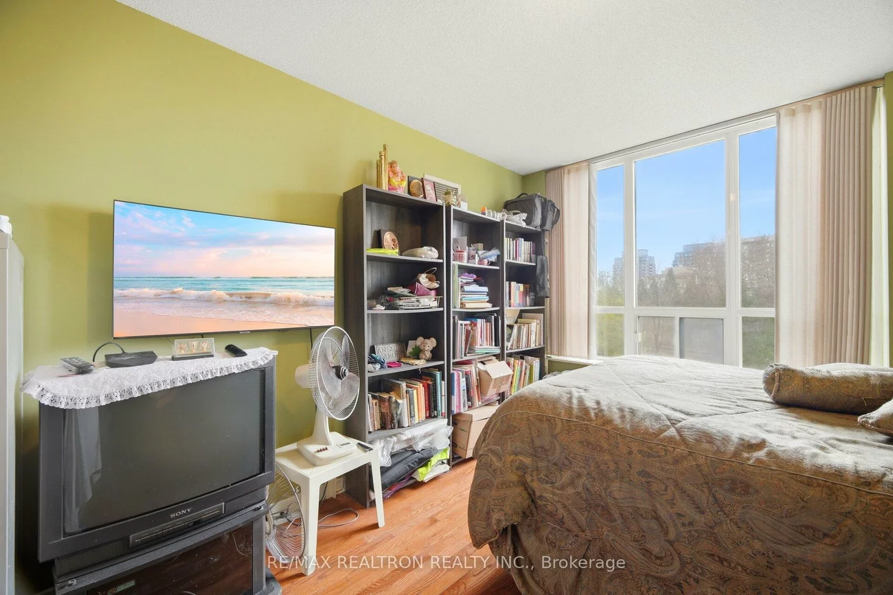 330, Red Maple, Langstaff, Richmond Hill