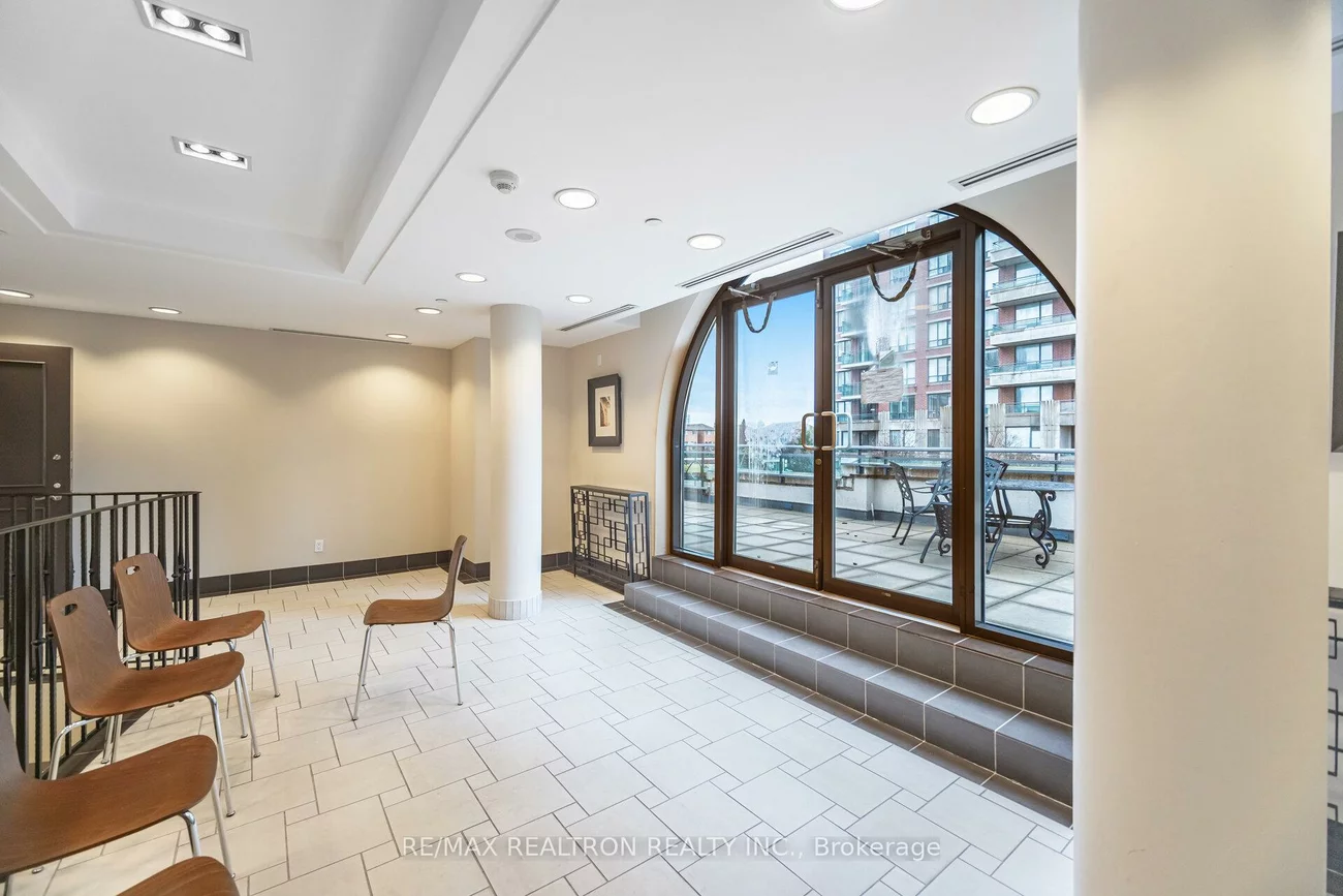 330, Red Maple, Langstaff, Richmond Hill