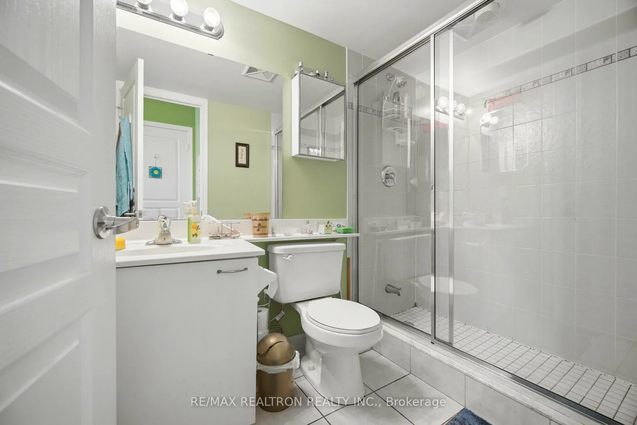 330, Red Maple, Langstaff, Richmond Hill