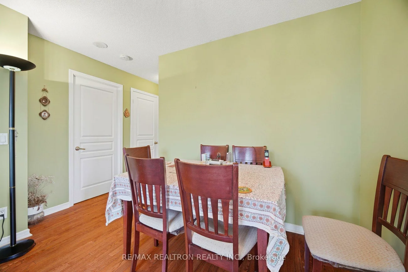 330, Red Maple, Langstaff, Richmond Hill