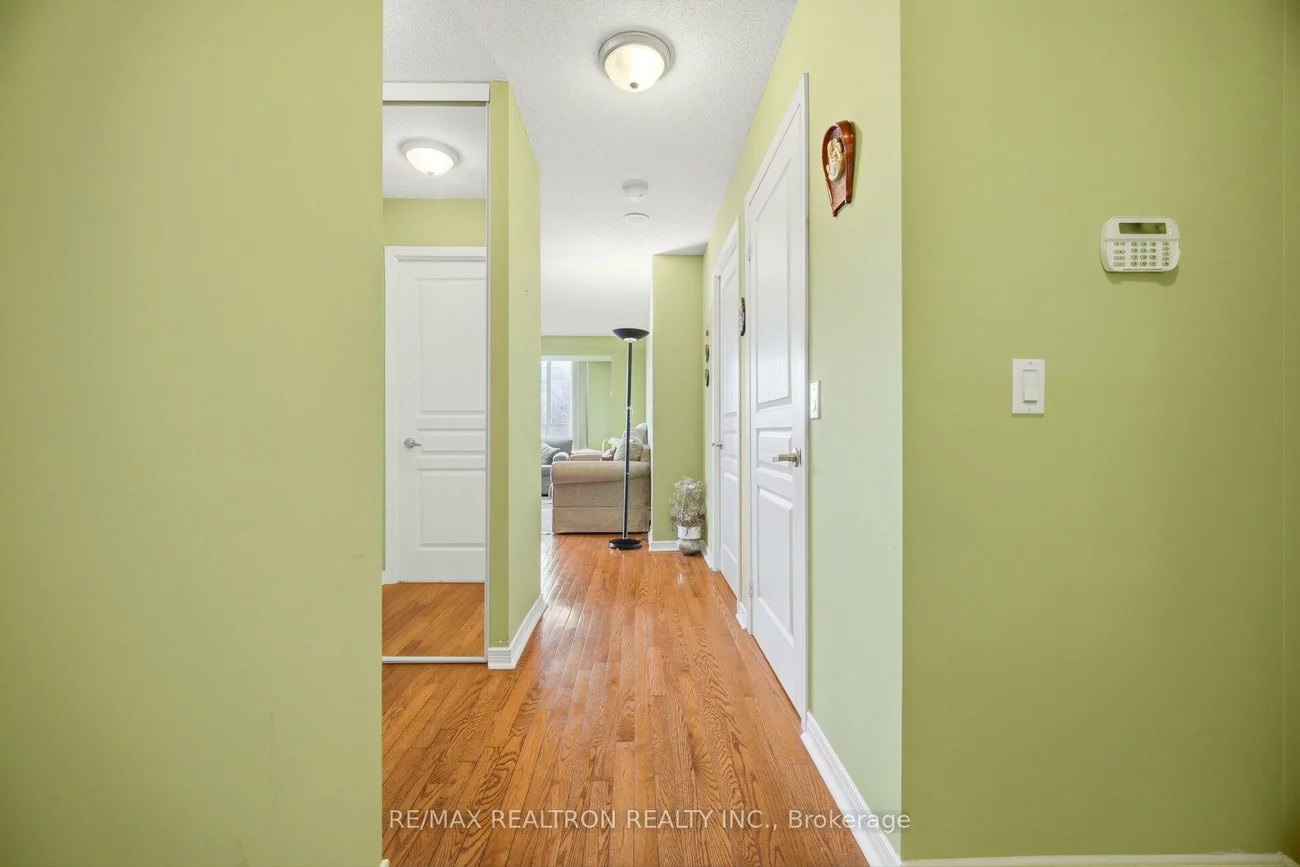 330, Red Maple, Langstaff, Richmond Hill