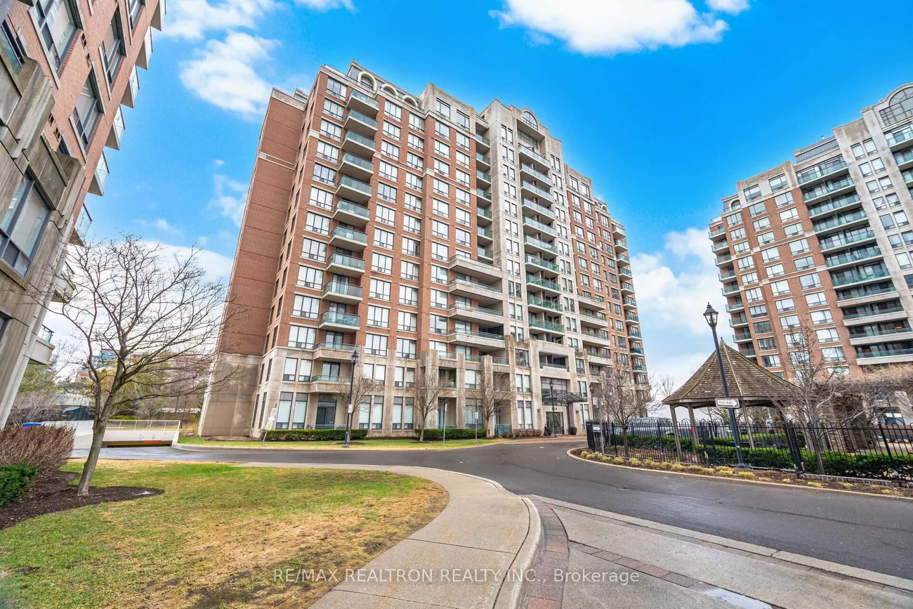 330, Red Maple, Langstaff, Richmond Hill