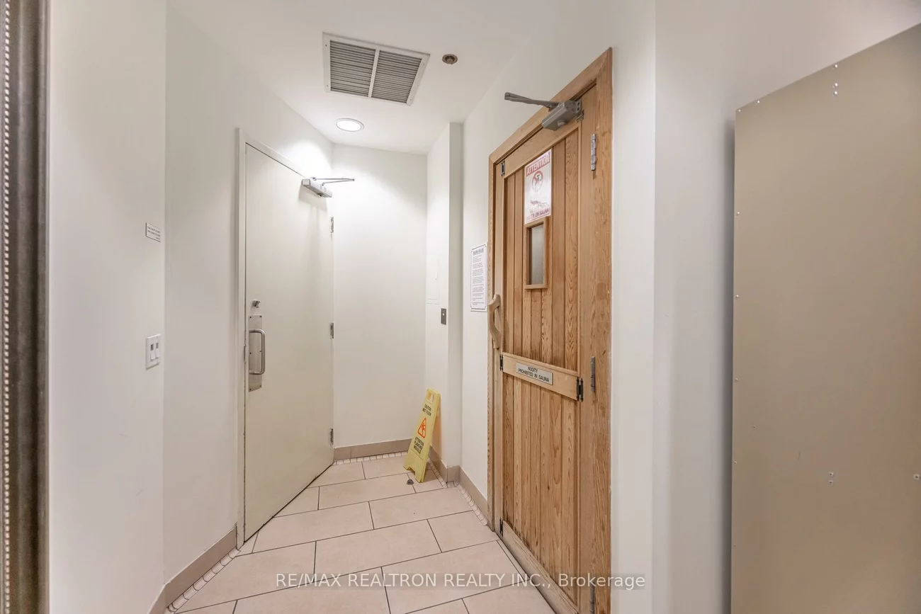 330, Red Maple, Langstaff, Richmond Hill