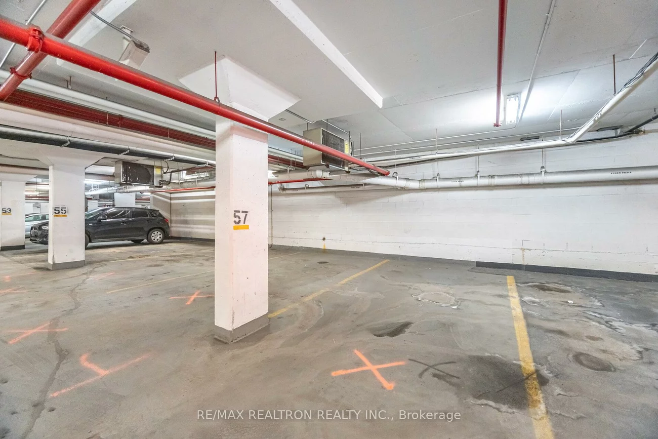 330, Red Maple, Langstaff, Richmond Hill