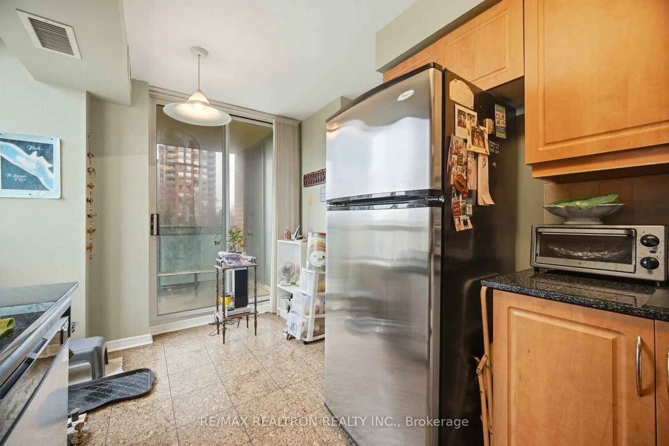 330, Red Maple, Langstaff, Richmond Hill