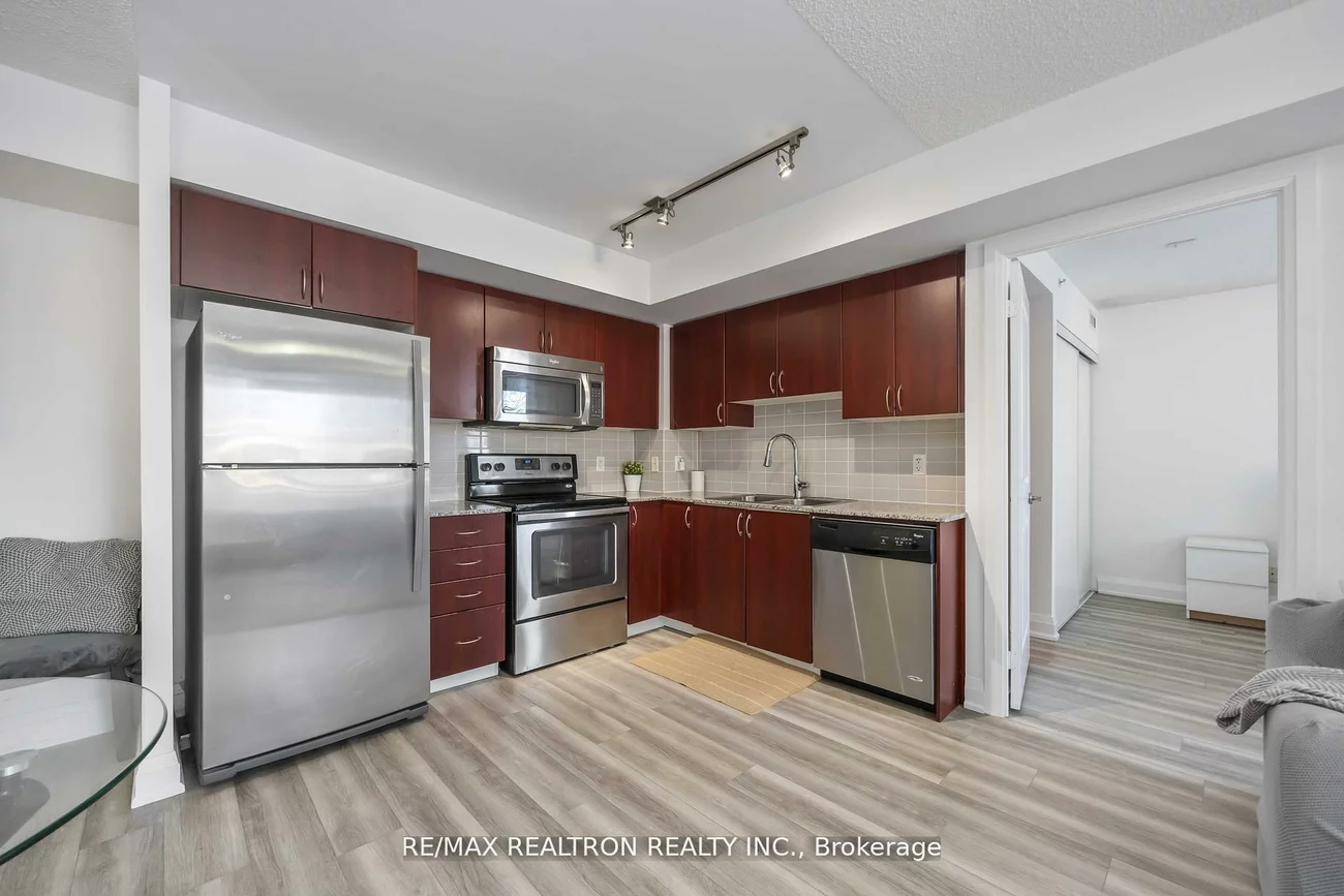 372, Highway 7, Doncrest, Richmond Hill