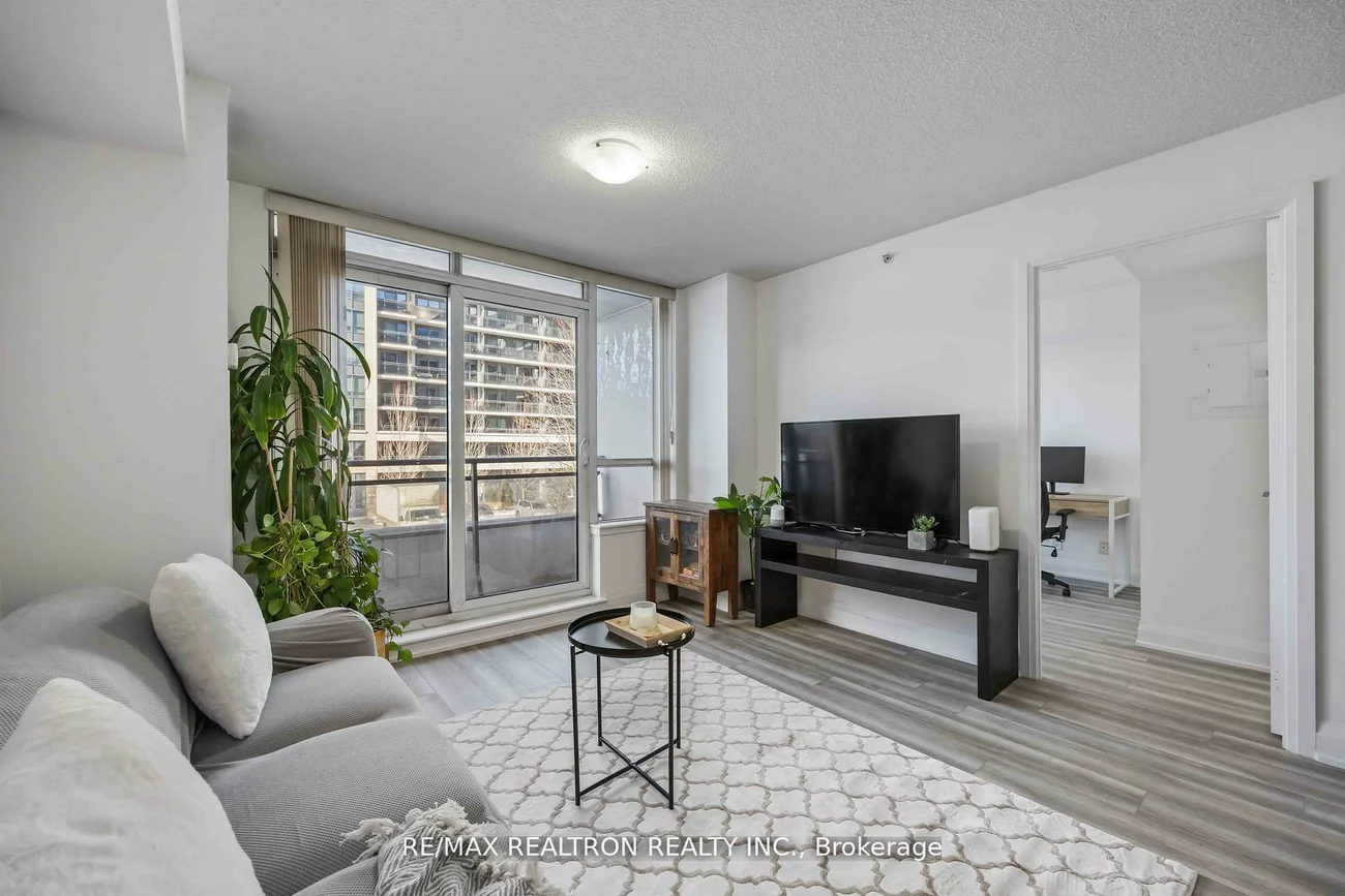 372, Highway 7, Doncrest, Richmond Hill