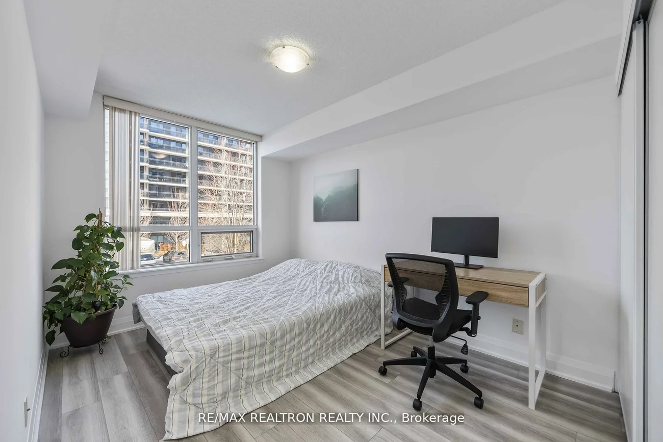 372, Highway 7, Doncrest, Richmond Hill