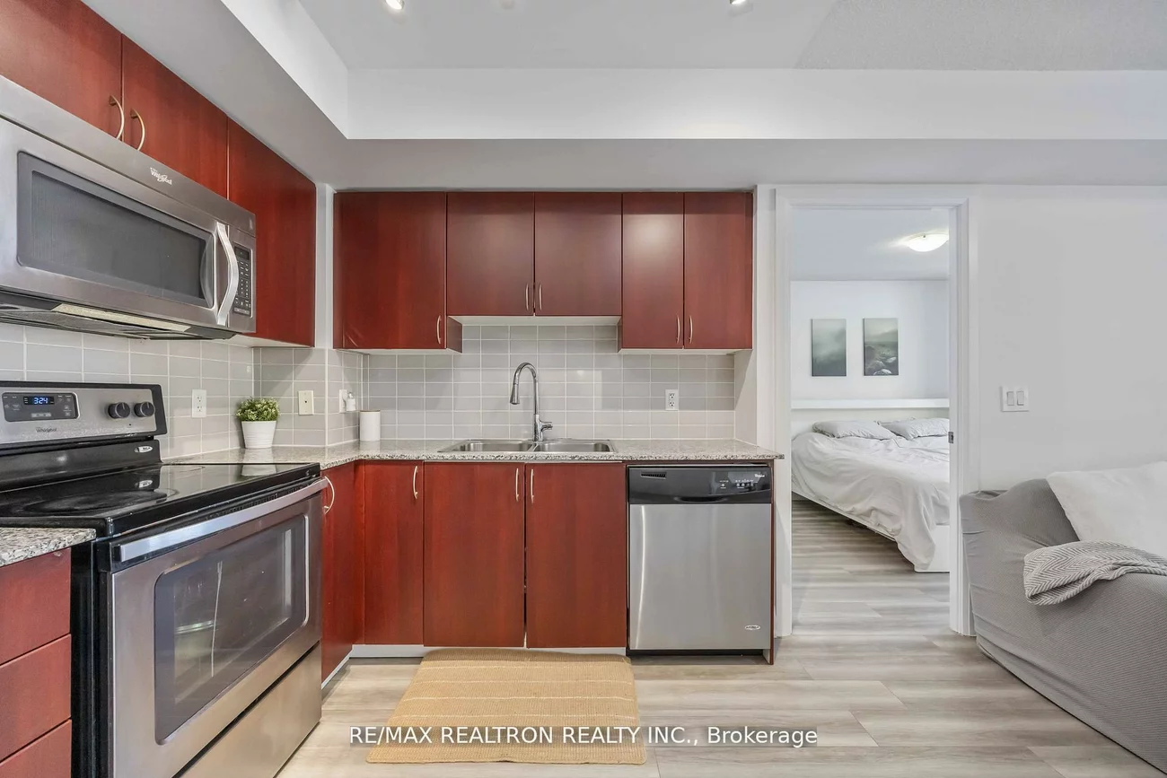 372, Highway 7, Doncrest, Richmond Hill