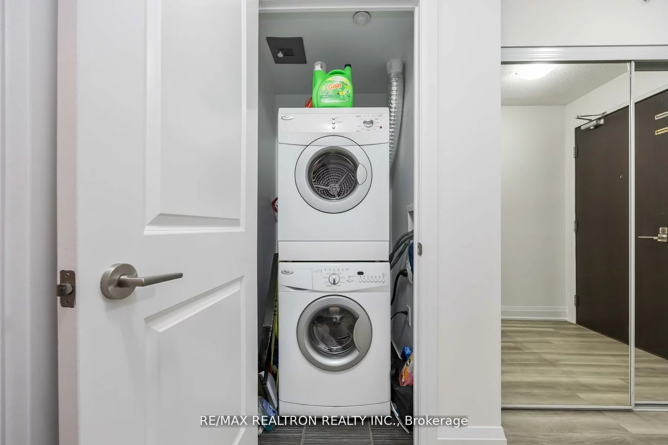 372, Highway 7, Doncrest, Richmond Hill