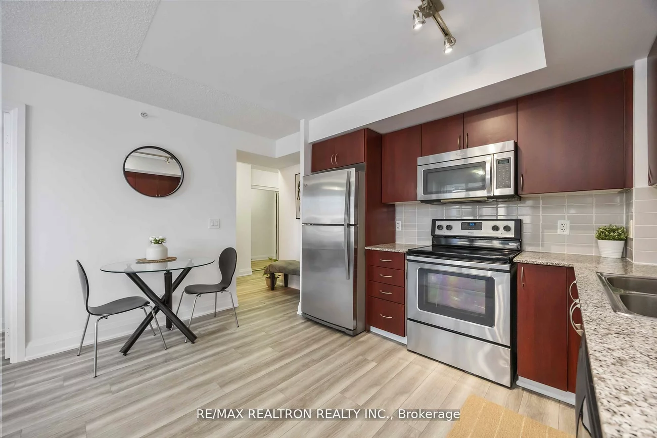 372, Highway 7, Doncrest, Richmond Hill