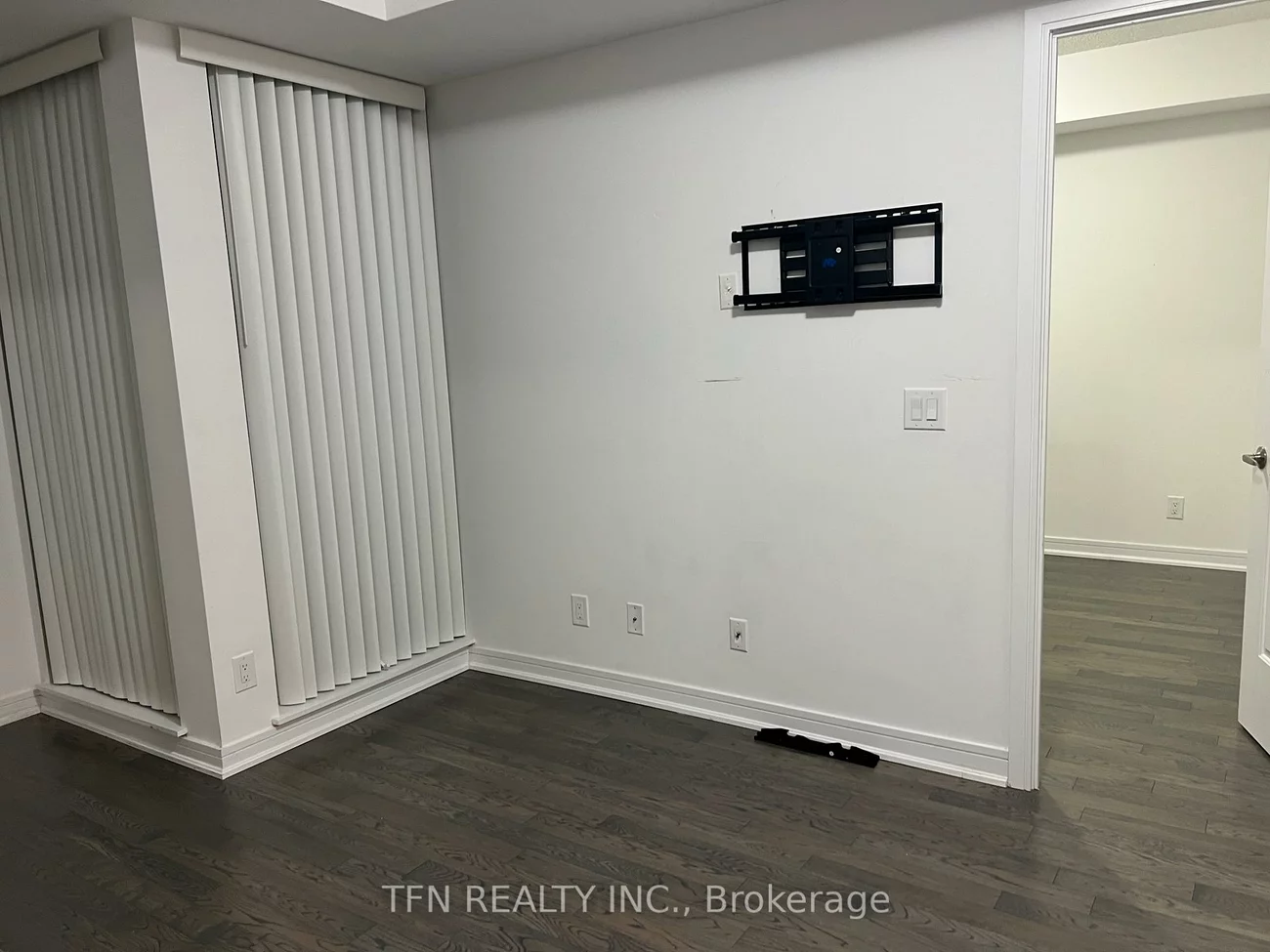 9201, yonge, Langstaff, Richmond Hill