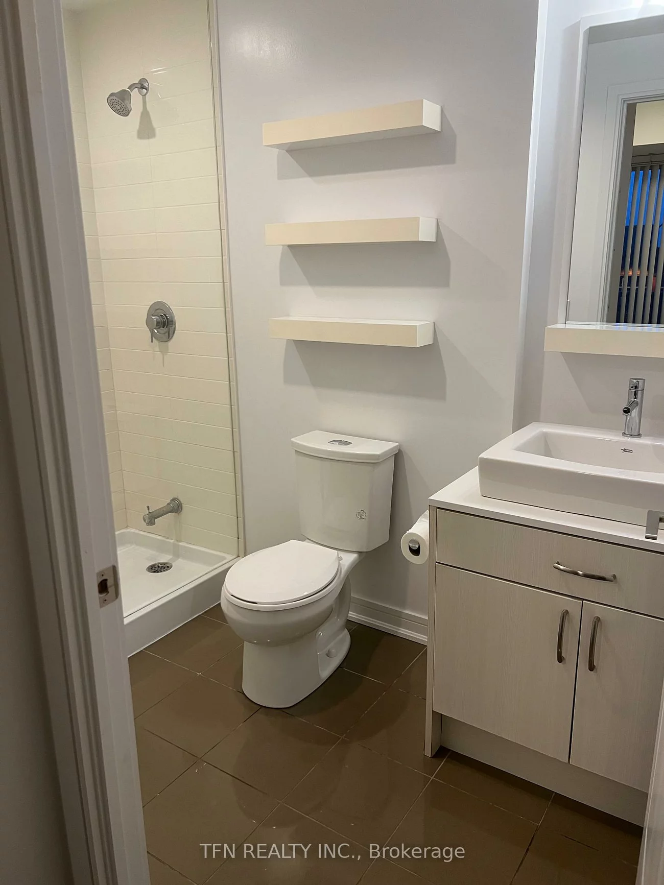 9201, yonge, Langstaff, Richmond Hill