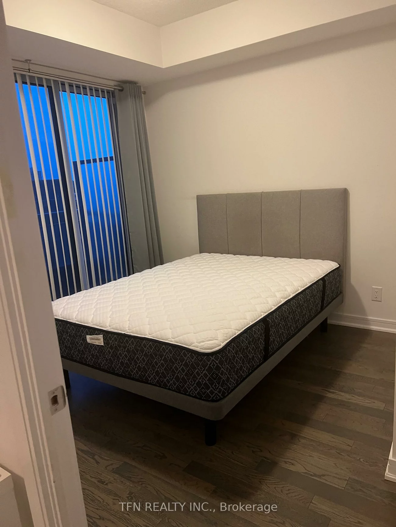 9201, yonge, Langstaff, Richmond Hill