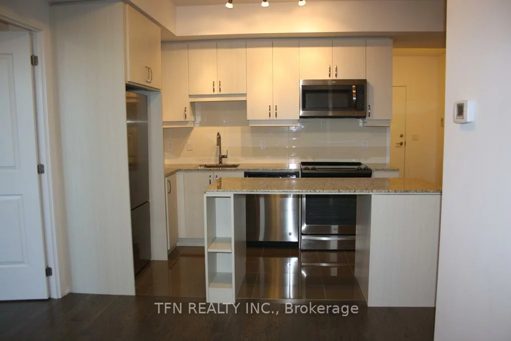 9201, yonge, Langstaff, Richmond Hill