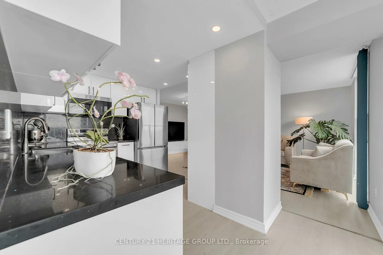 30, Harding, North Richvale, Richmond Hill