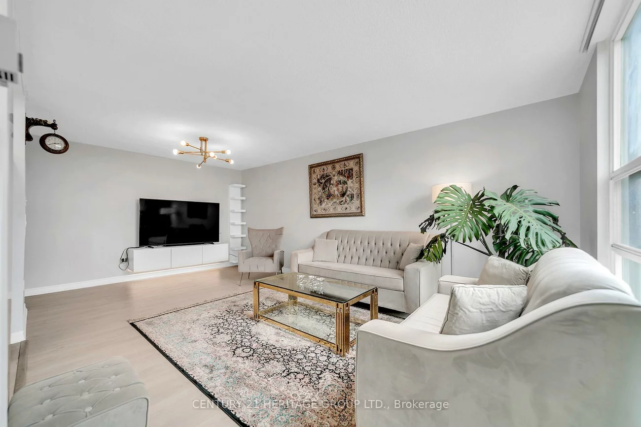 30, Harding, North Richvale, Richmond Hill