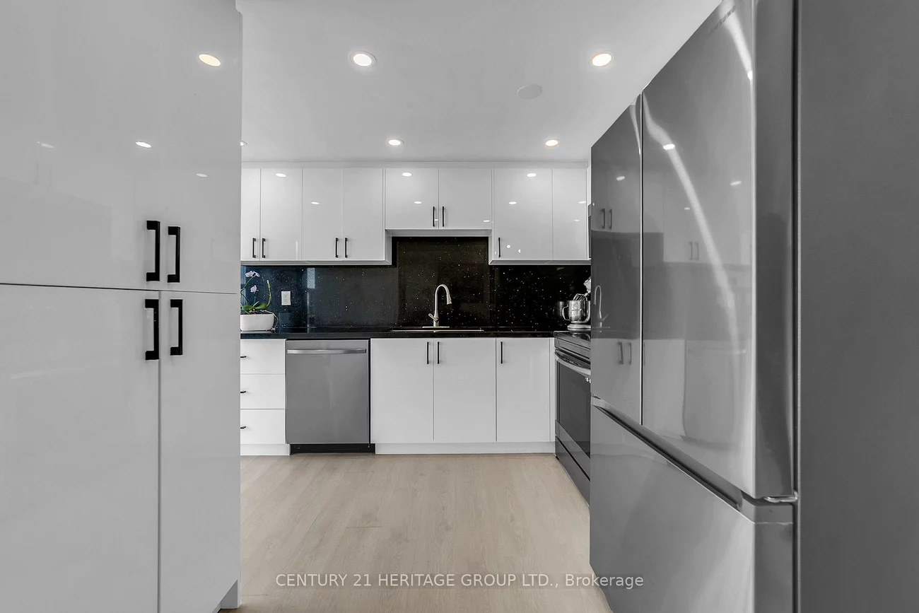 30, Harding, North Richvale, Richmond Hill