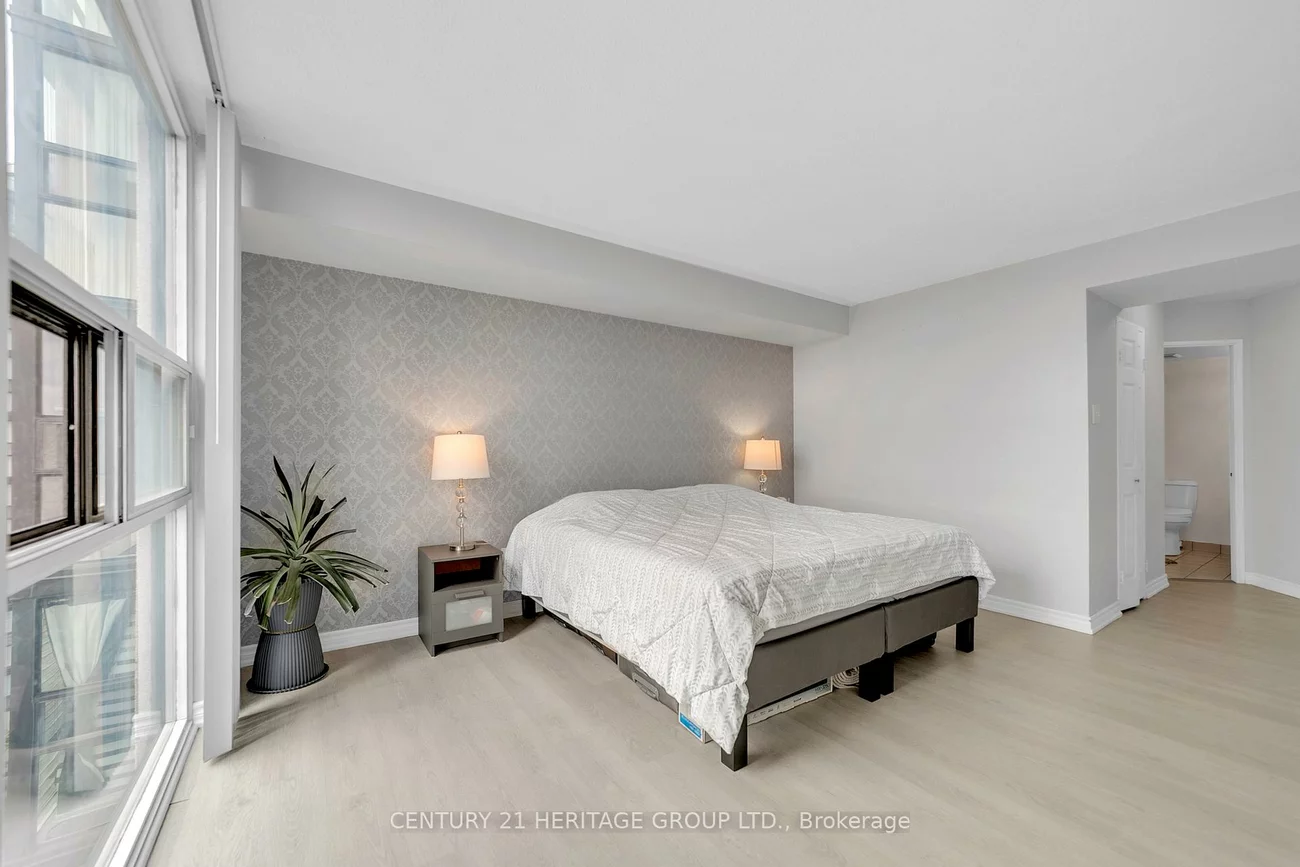 30, Harding, North Richvale, Richmond Hill