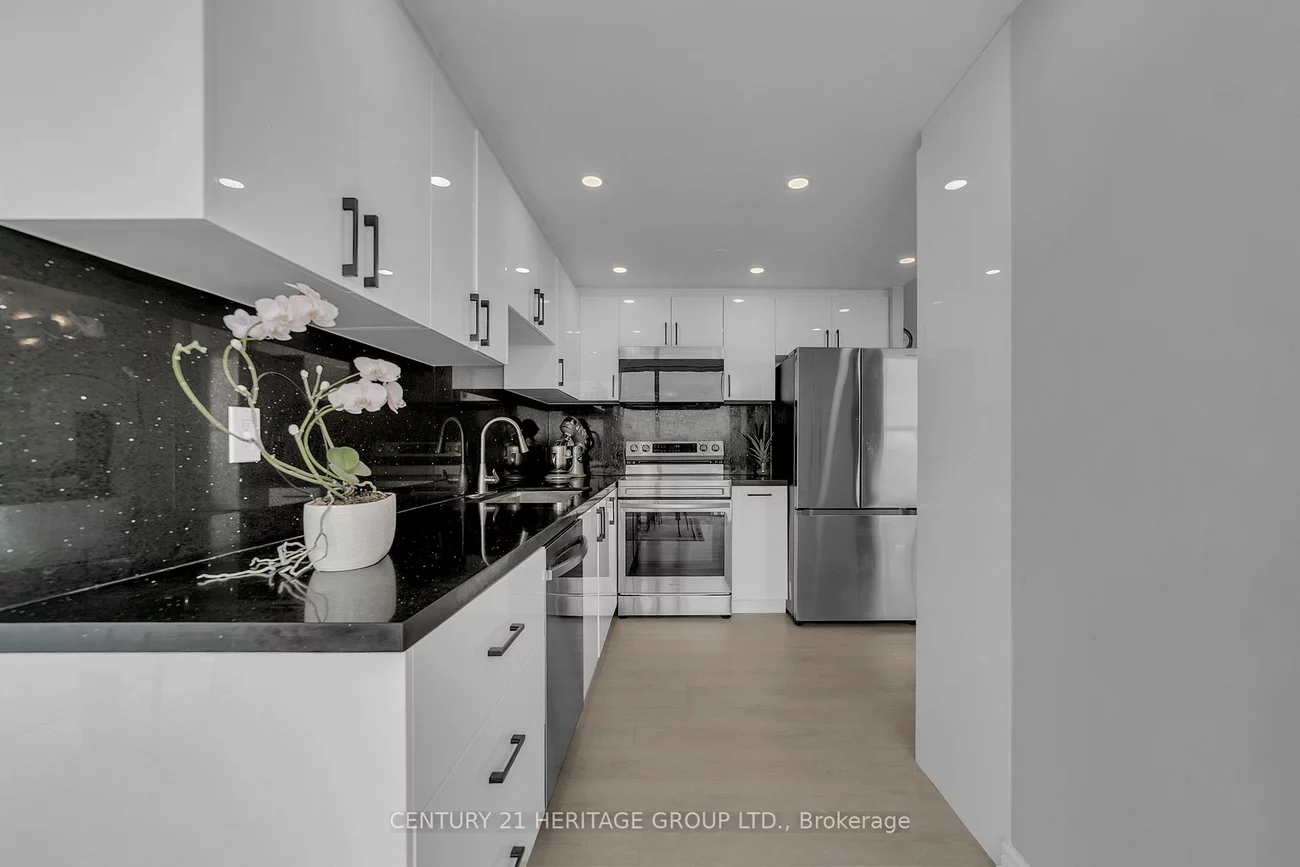 30, Harding, North Richvale, Richmond Hill